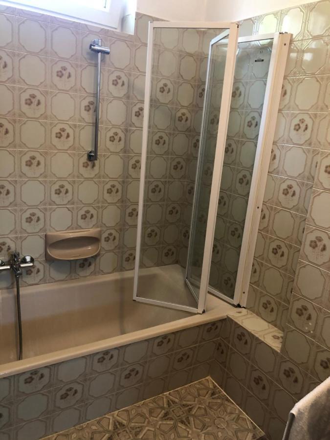 Valentin Vendeghaz Hotel Balatonlelle Buitenkant foto