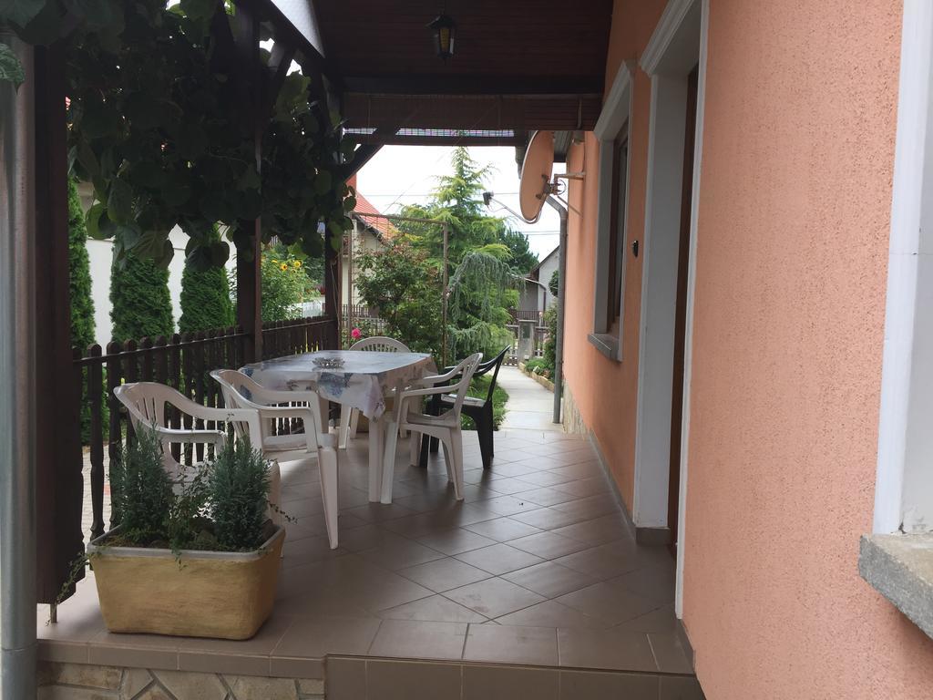 Valentin Vendeghaz Hotel Balatonlelle Buitenkant foto