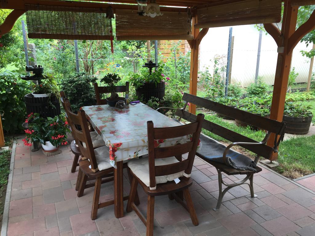 Valentin Vendeghaz Hotel Balatonlelle Buitenkant foto