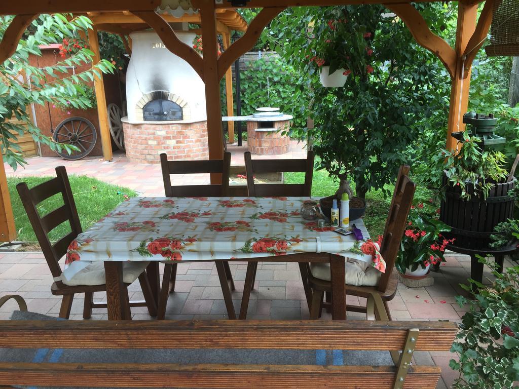 Valentin Vendeghaz Hotel Balatonlelle Buitenkant foto